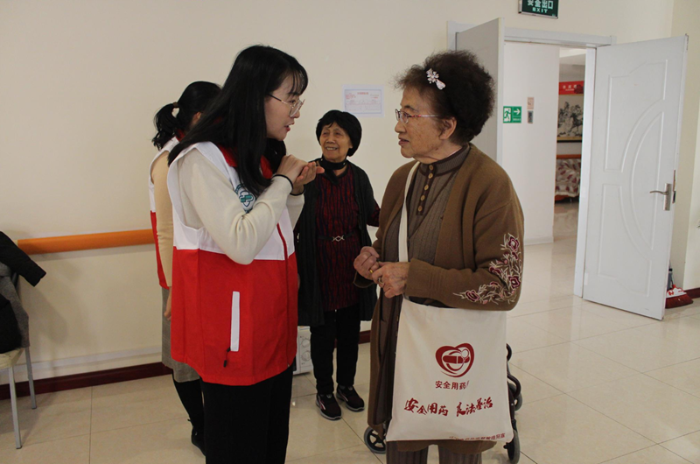 遼寧藥品安全科普志愿者走進養老服務機構