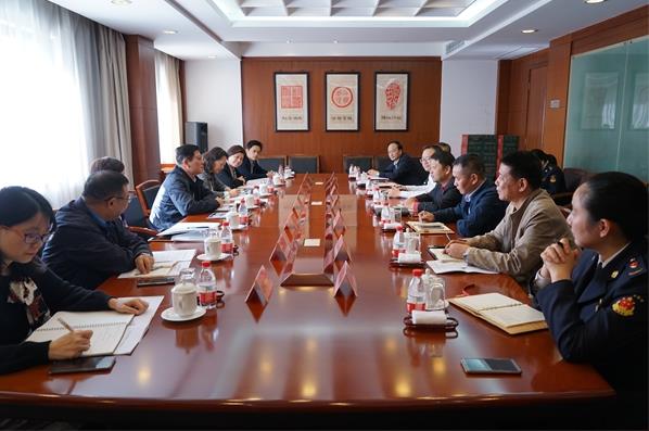 上海市藥監局局長聞大翔帶隊調研靜安區藥械化監管工作