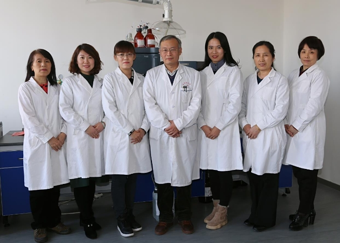 圖為化妝品室人員合影（遼寧省藥檢院供圖）.