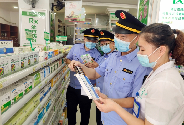 江西于都檢查農村藥品經營市場 (2)
