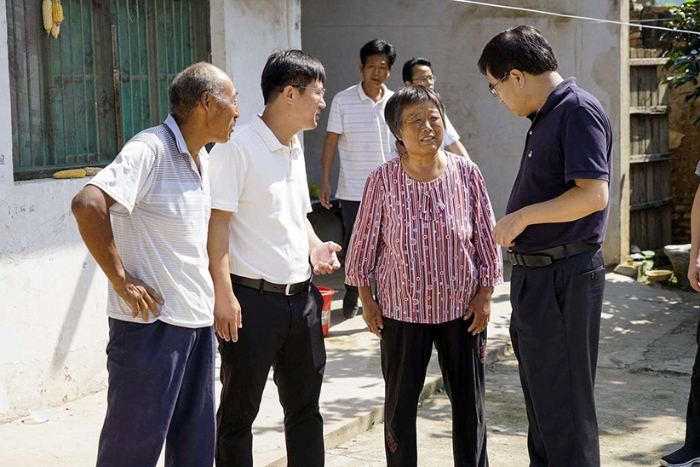 徐景和赴碭山縣指導脫貧攻堅并出席醫療器械產業合作交流研討會