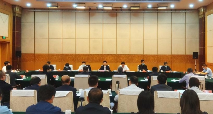 李利在內蒙古調研藥品監(jiān)管工作。