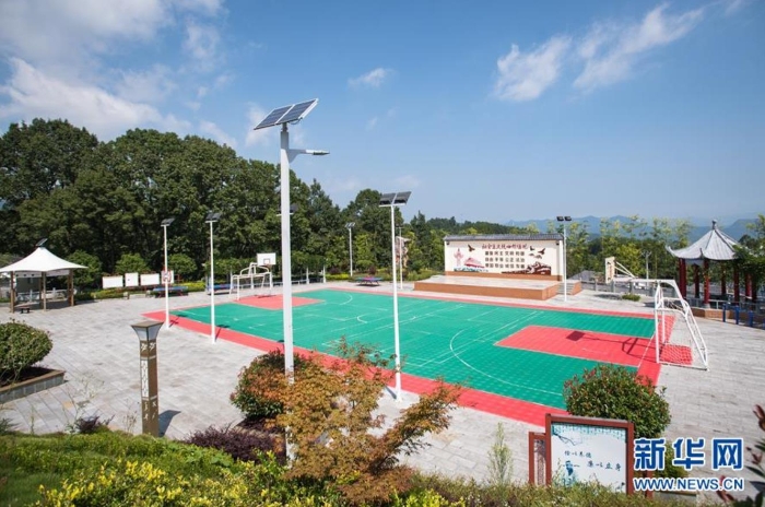 湖北省保康縣馬良鎮趙家山村文體廣場(8月27日攝)。新華社記者 肖藝九 攝 湖北省保康縣馬良鎮趙家山村文體廣場(8月27日攝)。新華社記者 肖藝九 攝