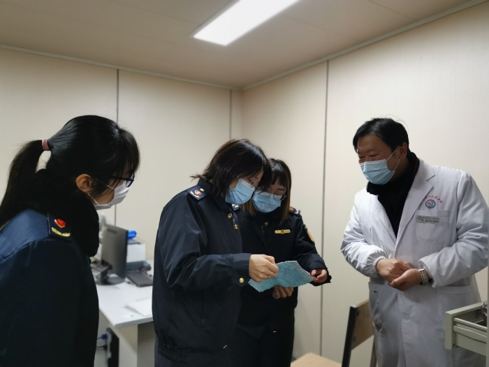 圖為檢查現(xiàn)場。