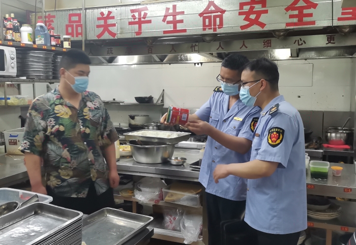 圖為檢查現場。 圖為檢查現場。