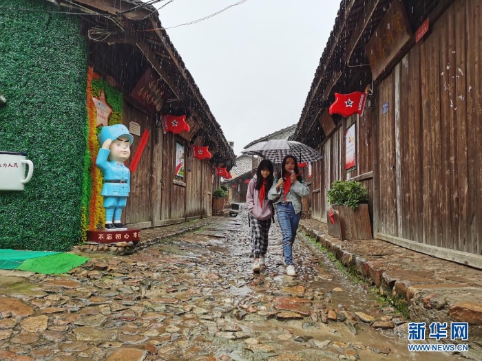 這是位于福建龍巖長汀縣中復(fù)村紅軍街（4月27日攝）。新華社記者秦宏攝