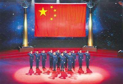 這是中國(guó)人民解放軍航天員的資料照片。新華社發(fā)