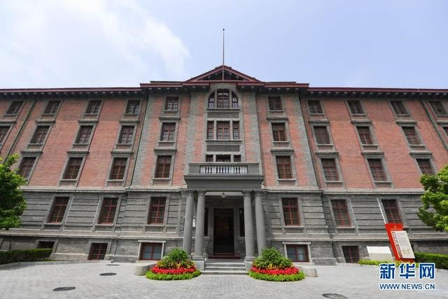 這是6月26日拍攝的修葺一新的北大紅樓。新華社記者 謝晗 攝