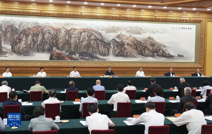 8月27日至28日，中央民族工作會議在北京召開。中共中央總書記、國家主席、中央軍委主席習近平出席會議并發(fā)表重要講話。新華社記者 李學(xué)仁 攝