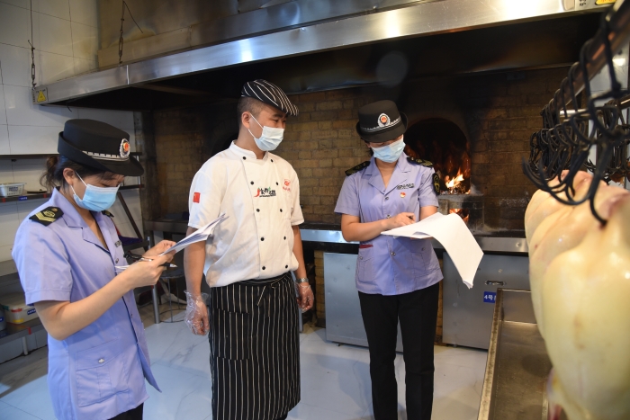 圖為檢查現場。