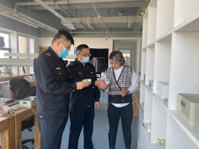 圖為檢查現(xiàn)場。