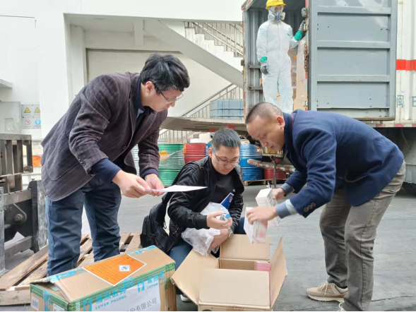 福建省藥監局廈門藥品稽查辦組織開展罰沒物資集中銷毀行動