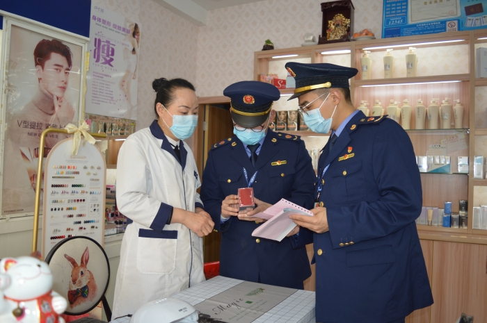 圖為檢查現(xiàn)場(chǎng)。