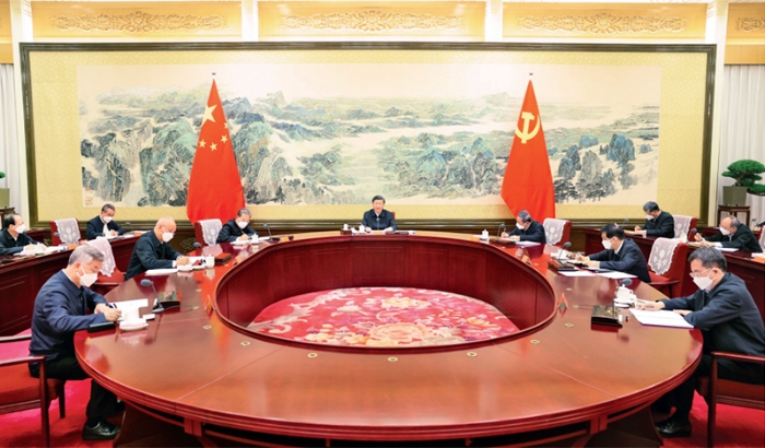 2022年12月26日至27日，中共中央政治局召開民主生活會，中共中央總書記習近平主持會議并發(fā)表重要講話。新華社記者 鞠鵬/攝