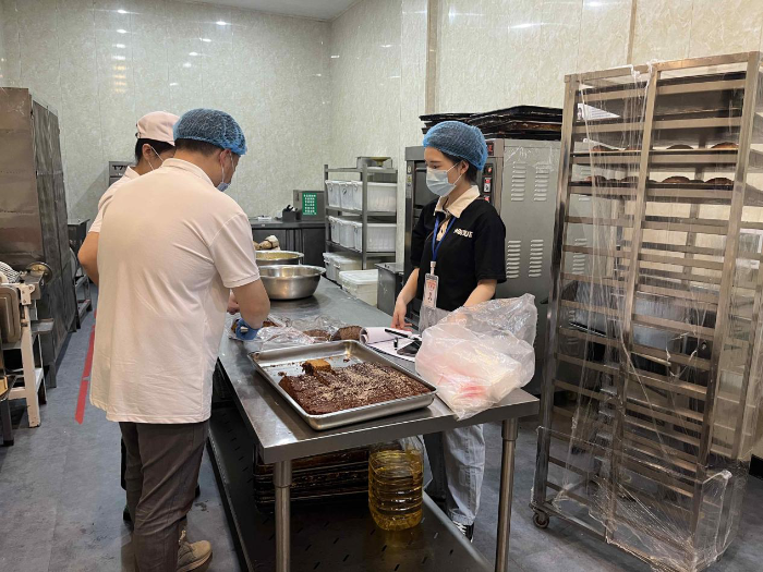 冷水江：“雙管齊下”護航“三考”期間食品安全