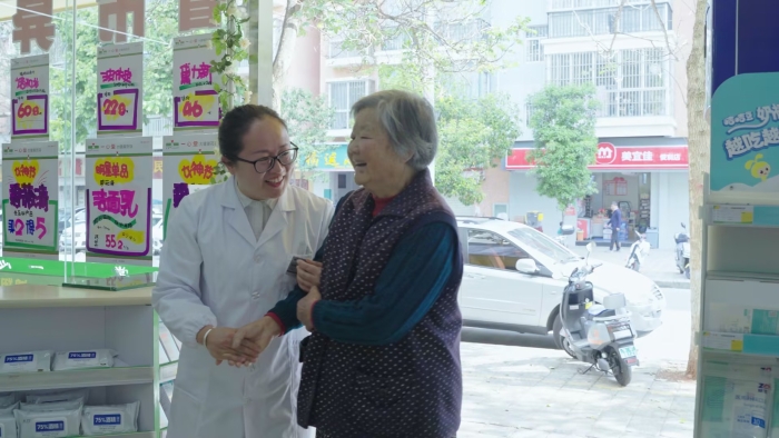 云南省一心堂藥業集團股份有限公司蒙自云霞路連鎖店呂文瓊（工作照2）