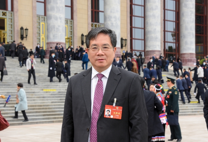 丁列明委員：篤行不怠走醫藥創新之路