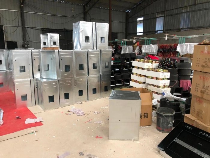 偽劣吸油煙機(jī)、燃?xì)庠钌a(chǎn)窩點(diǎn)