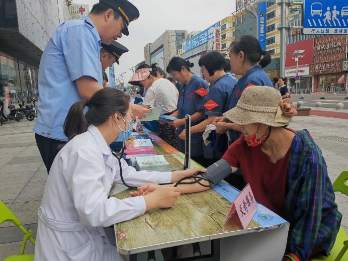 天津市濱海新區(qū)市場監(jiān)管局組織開展2024年“藥品安全宣傳周”系列活動02 天津市濱海新區(qū)市場監(jiān)管局組織開展2024年“藥品安全宣傳周”系列活動02