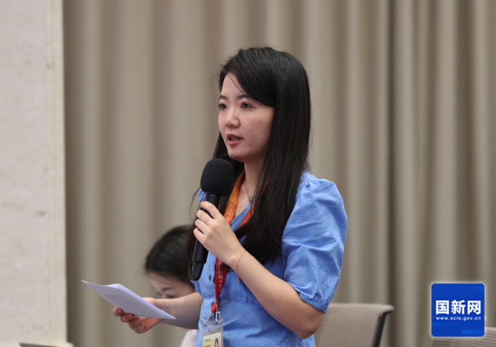 海報新聞記者提問（劉健 攝）