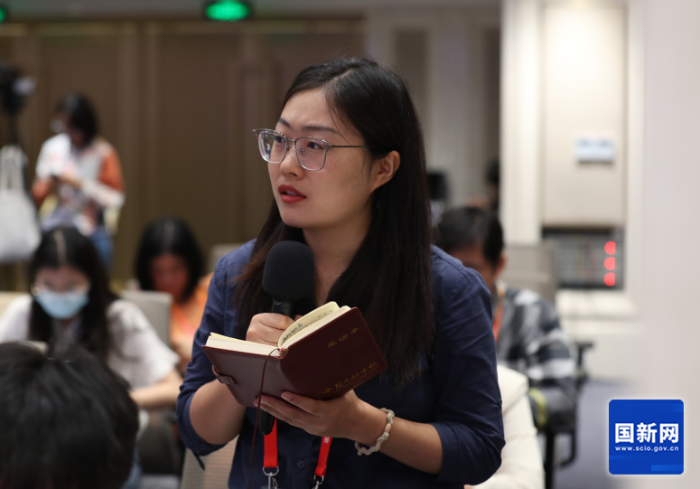 極目新聞記者提問（劉健 攝）