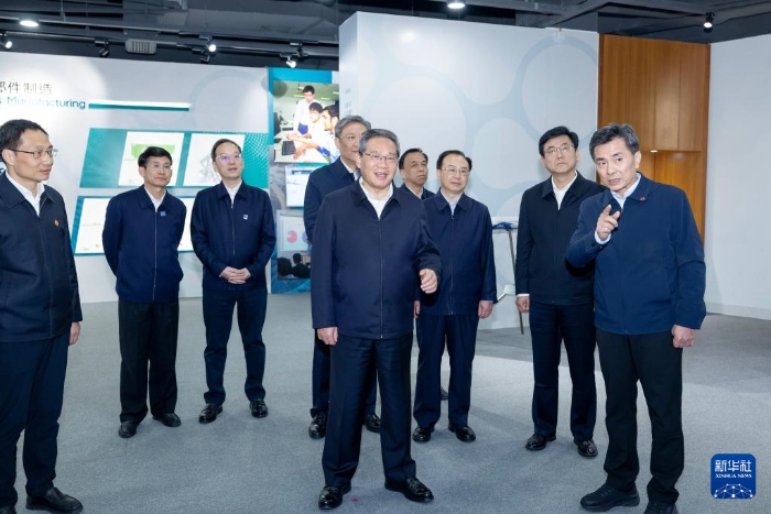 3月18日至20日,中共中央政治局常委、國務院總理李強在福建調研。這是3月19日,李強在廈門太古飛機工程有限公司,了解中國(福建)自由貿易試驗區廈門片區有關情況。新華社記者 劉彬 攝 3月18日至20日,中共中央政治局常委、國務院總理李強在福建調研。這是3月19日,李強在廈門太古飛機工程有限公司,了解中國(福建)自由貿易試驗區廈門片區有關情況。新華社記者 劉彬 攝