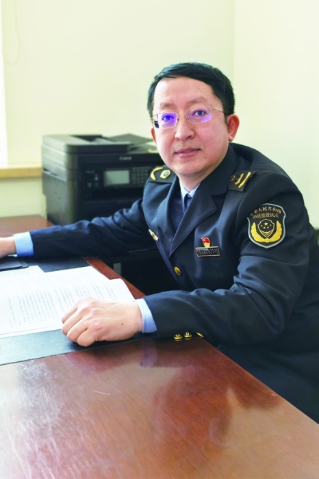 國家醫療器械檢查員，黑龍江省藥品審核查驗中心副主任齊鶴