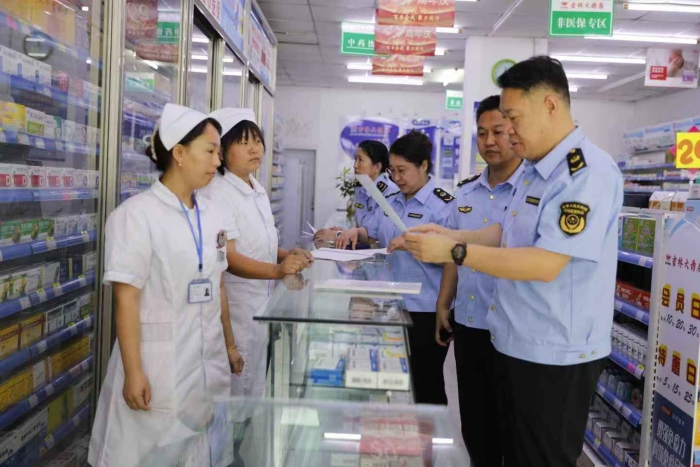 圖為吉林省藥監局開展藥品流通環節“清源”行動專項督導檢查。（葉陽歡攝）