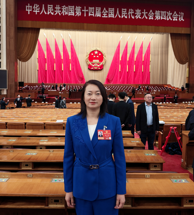 全國(guó)人大代表、步長(zhǎng)制藥副董事長(zhǎng)趙菁